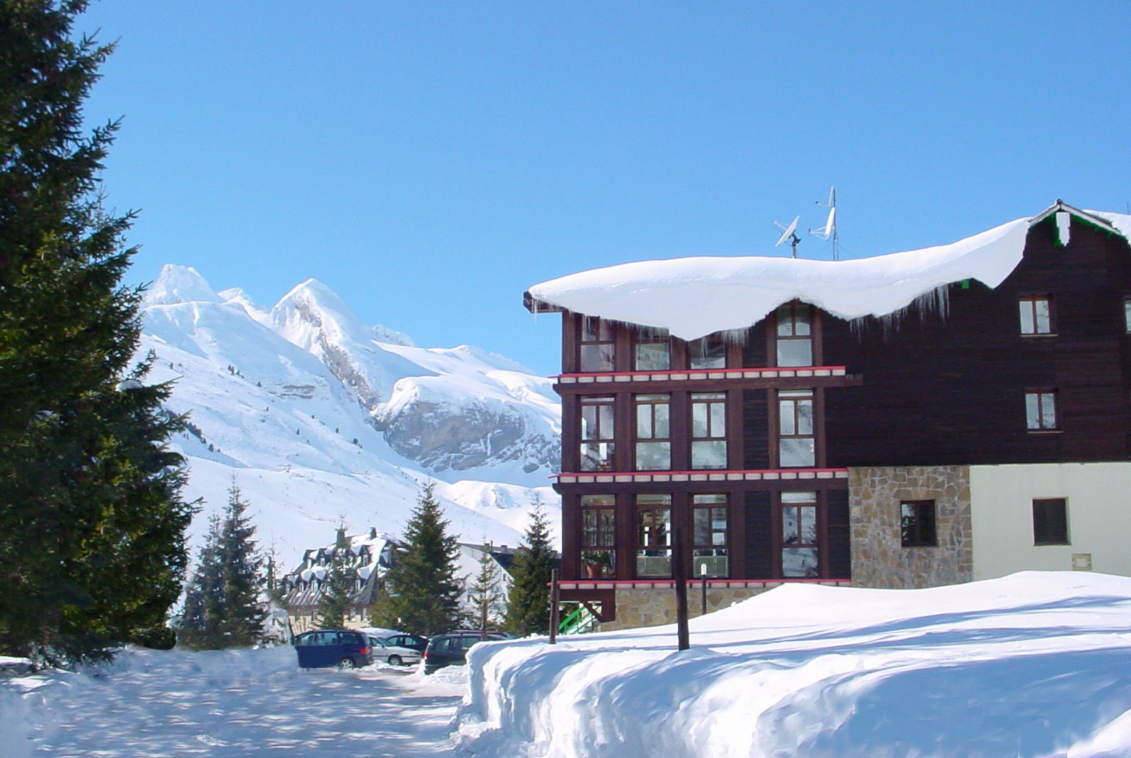 Snoe Hotel Candanchú Zewnętrze zdjęcie